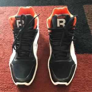 Men’s basketball shoes